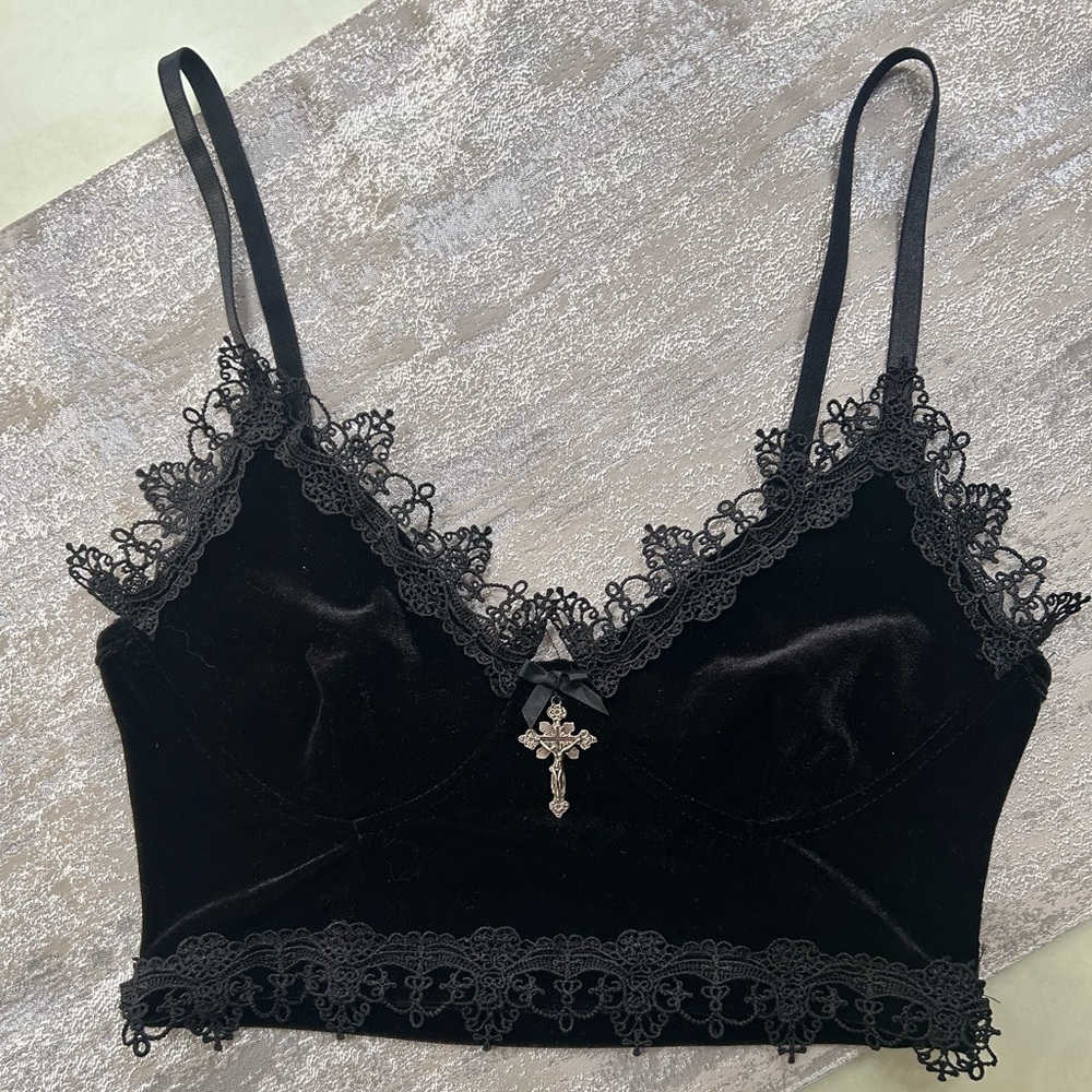 Women’s Lace trim bralette